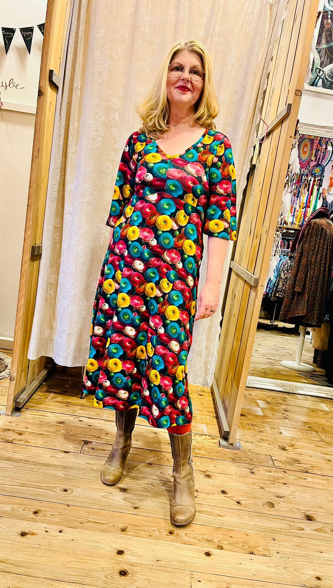 Tantilly's kleurrijke kleding- unieke jurkjes, rokjes, tops, broeken!