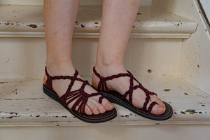 handgemaakte sandalen/ slippers- comfortabel- dark wine