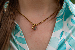Handgemaakte macrame ketting- maan en edelsteen - brass messing