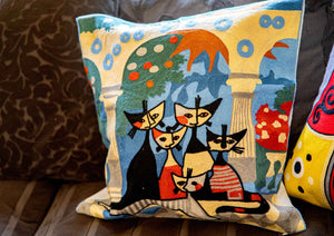 Pillow cover embroidery - cat family gift Tantilly 