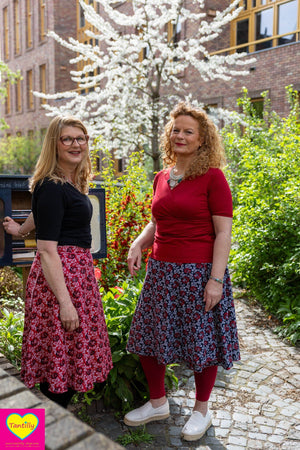 Pre order- Dubbelzijdige wikkelrok- katoen & rode rozen - Happiness in a skirt