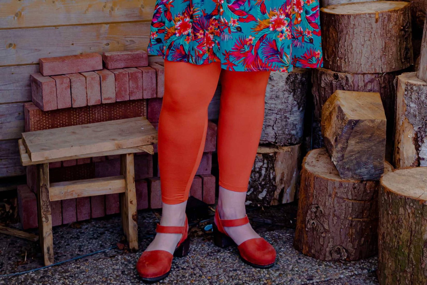 Legging mild oranje – viscose stretch- draagcomfort en kleurplezier in één ontwerp main image 1