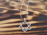 Lotus Circle - Silver pendant / Necklace jewelry Tantilly 
